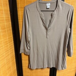 Chicos Shirt Women’s Large Tan 3/4 Sleeve Henley Style Touch of Cool